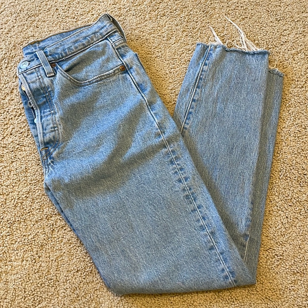 Light wash Levi’s